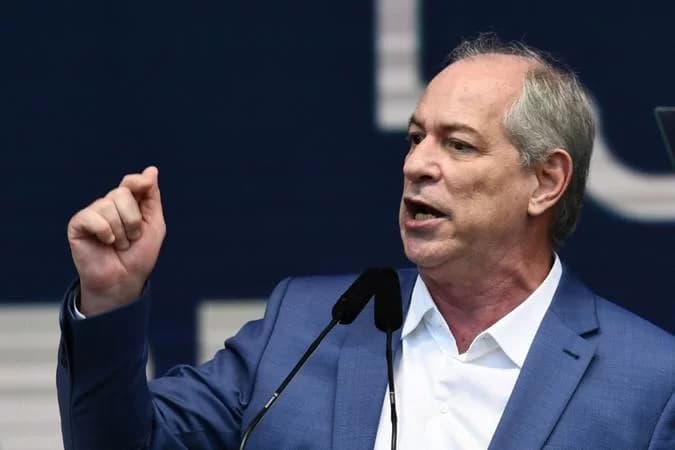 Ciro Gomes chama senadora petista de “assessora de assuntos de cama”