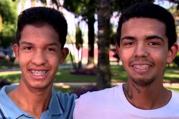 Irmãos separados por adoção se reencontram após 10 anos em sala de aula no interior de São Paulo