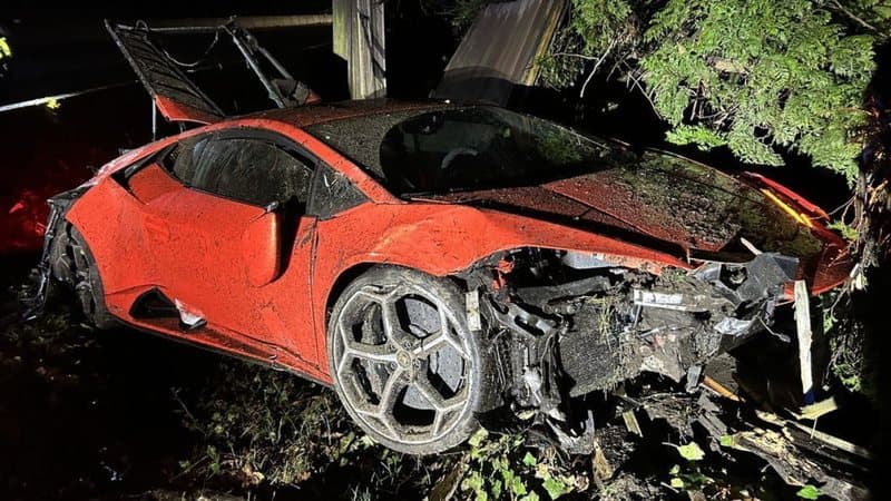 Canadá: adolescente tenta impressionar amigo e destrói Lamborghini de R$ 4 milhões