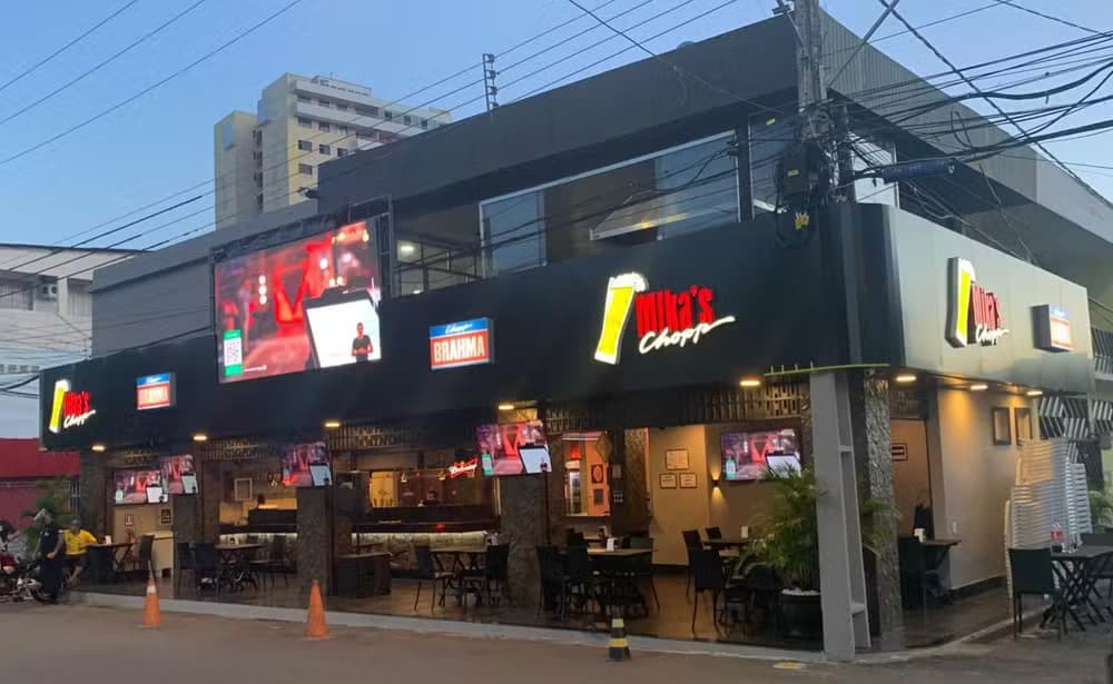 Homem é baleado e se refugia em banheiro de bar, em Manaus
