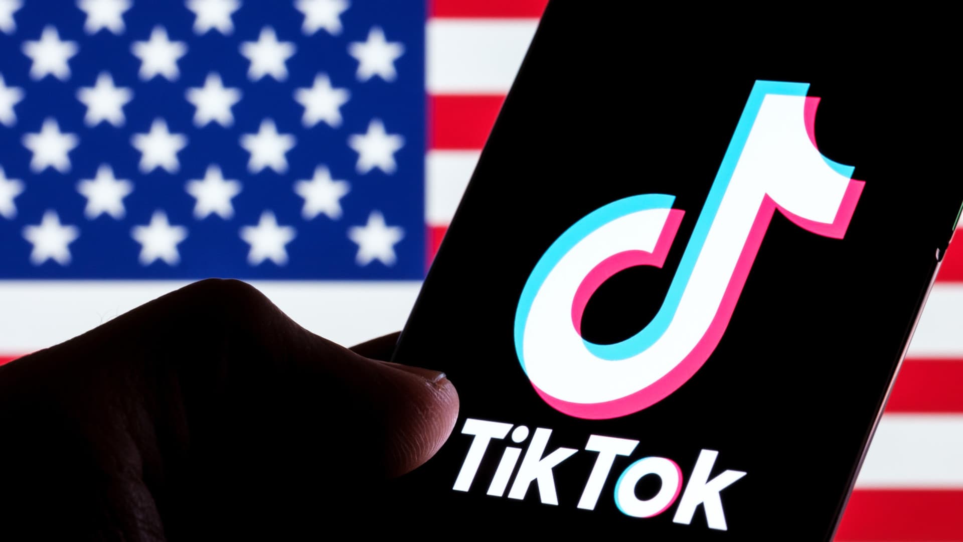 Trump pede à Suprema Corte que adie a proibição do TikTok nos EUA, em janeiro