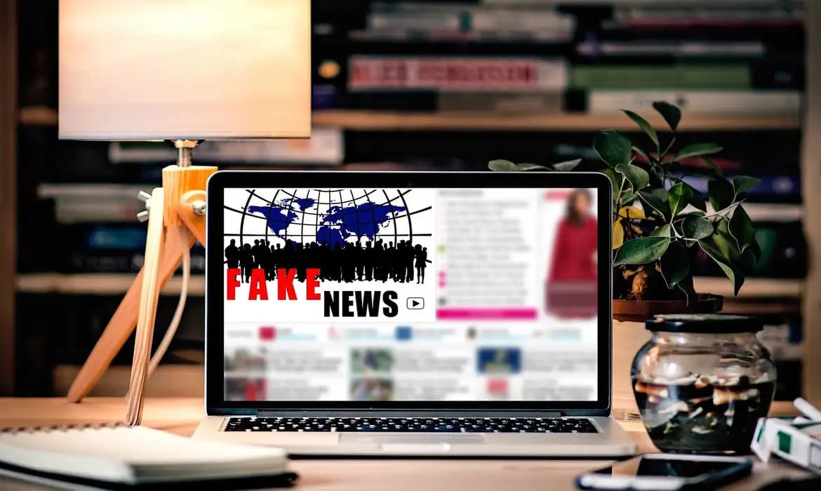 Quase 90% dos brasileiros admitem ter acreditado em fake news, diz pesquisa