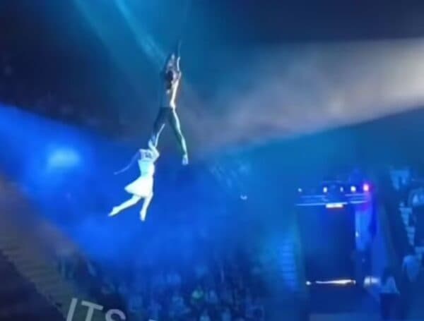 VÍDEO: Trapezistas despencam de altura de quase 4 metros em circo na Ucrânia