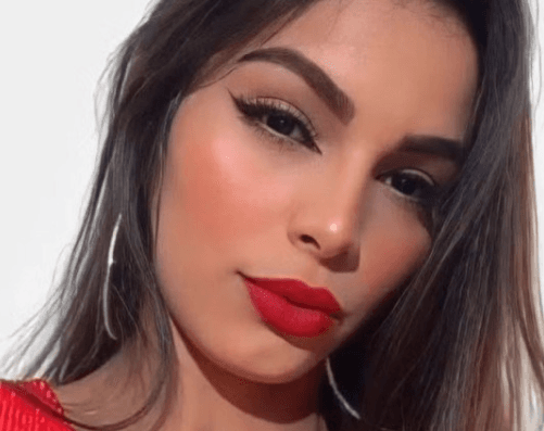 &#8220;Queimaduras foram dentro da boca&#8221;, diz mãe de jovem atacada com ácido no Paraná