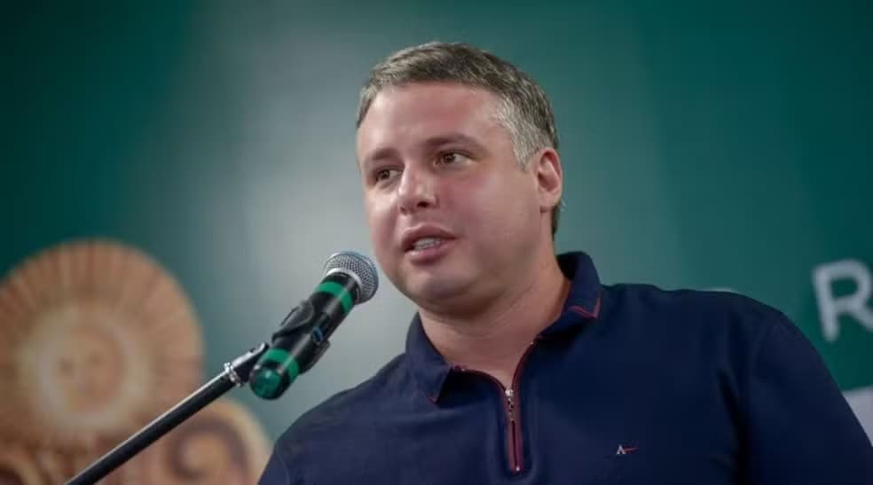 Velório de Arthur Bisneto acontece na Aleam, nesta quarta-feira (29)