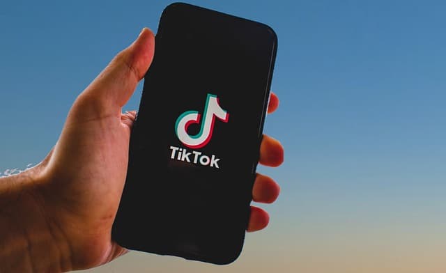13 estados americanos processam o TikTok, por prejudicar a saúde mental dos jovens