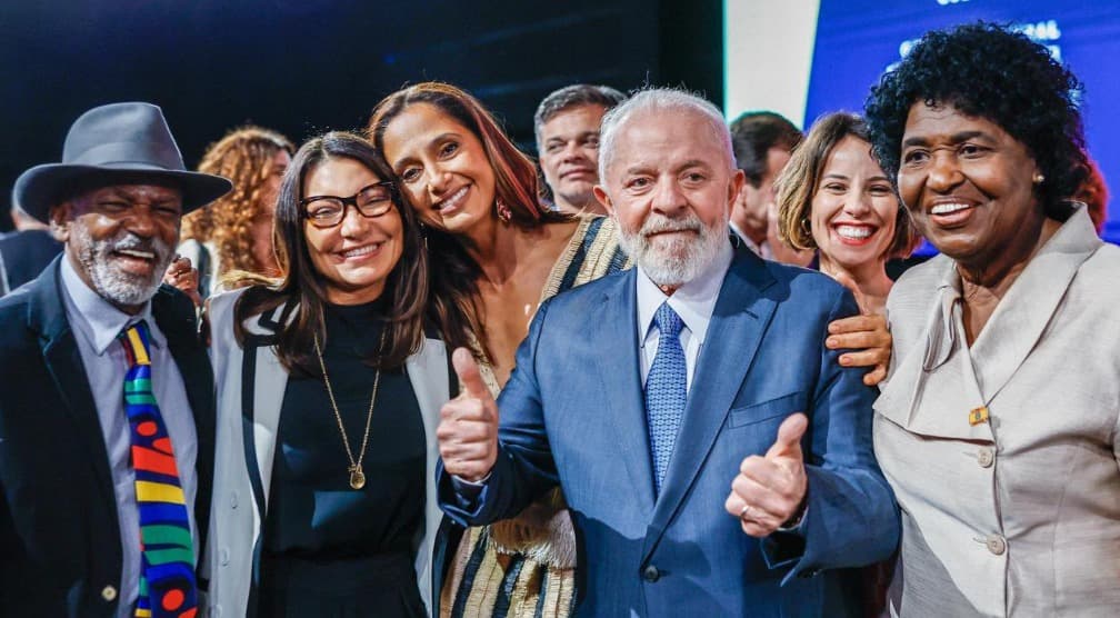 “Cinema e novela não é para ensinar p***, é para ensinar cultura”, diz Lula em evento do Dia do Cinema Brasileiro