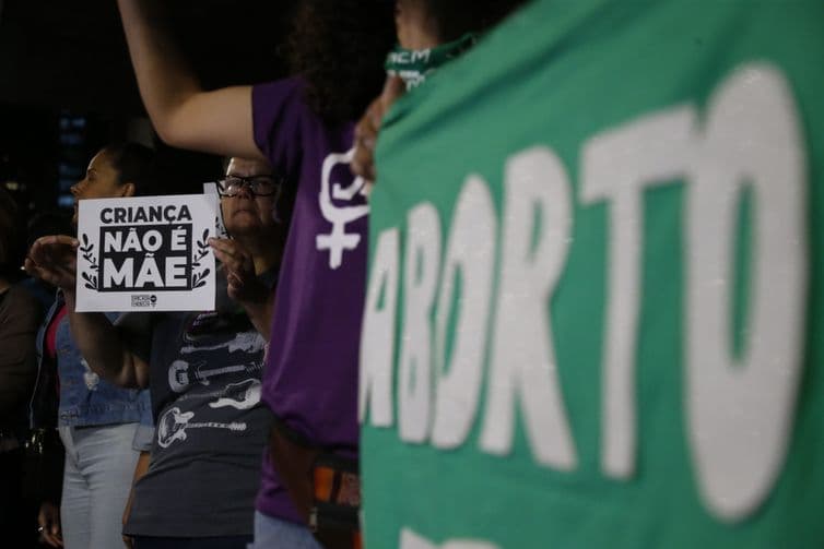 PL do Aborto é criticado por ministros do governo Lula; Planalto desaprova medida