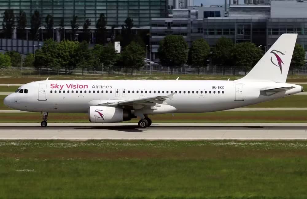 Comandante morre durante voo, copiloto avisa aos passageiros e faz pouso de emergência