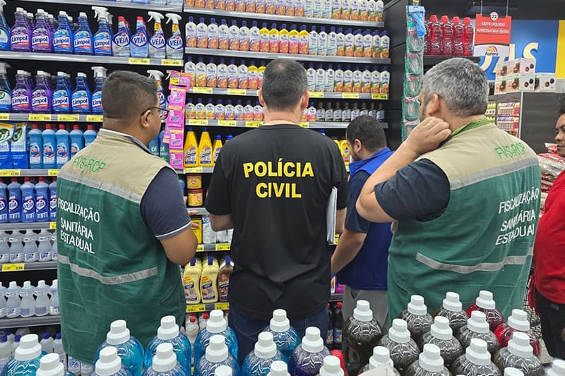 Operação fiscaliza supermercado por venda de produtos falsificados em Manaus