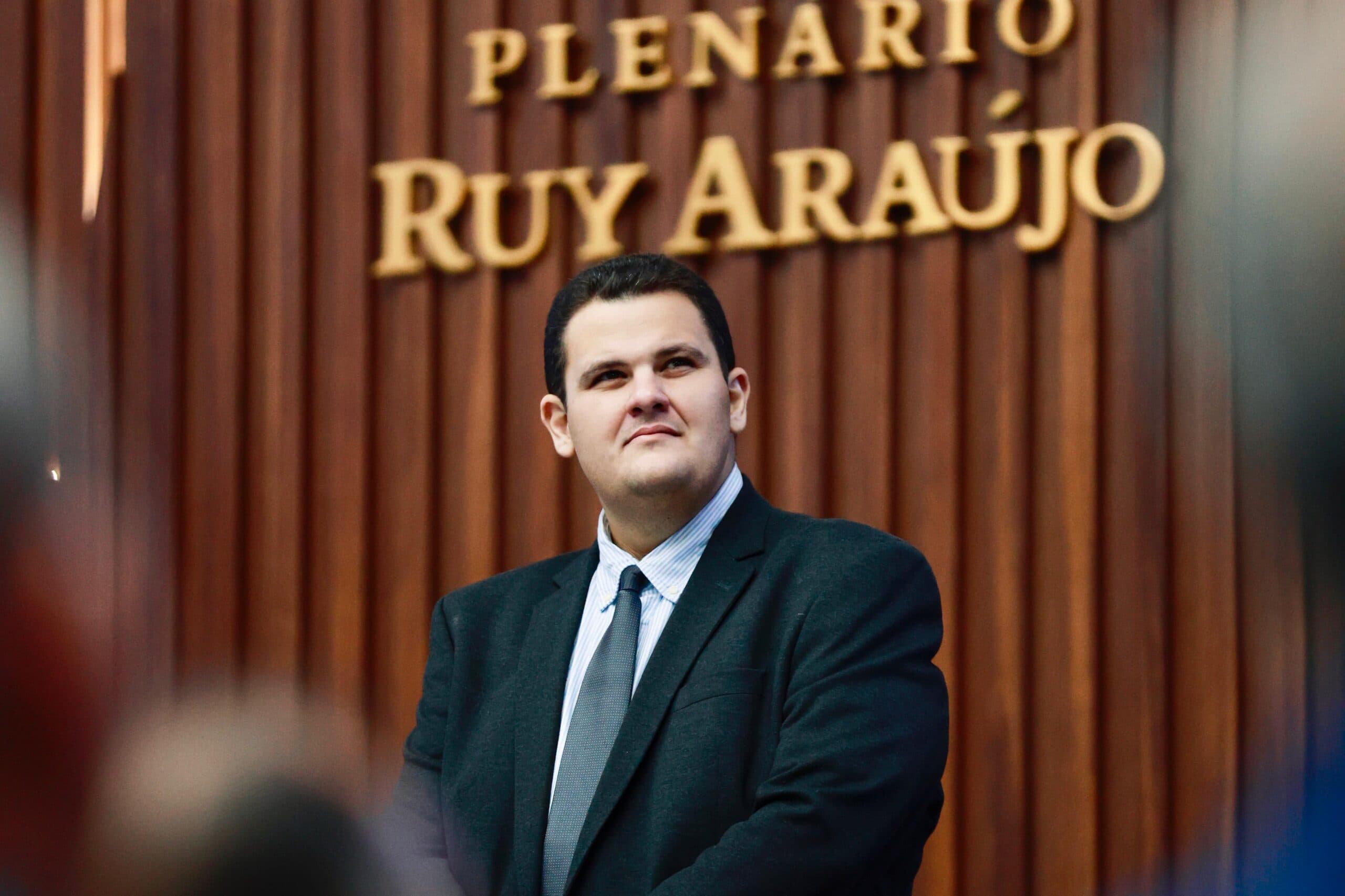 Renato Júnior, ex-Seminf, quita pendência eleitoral e está livre para disputar pleito como vice-prefeito