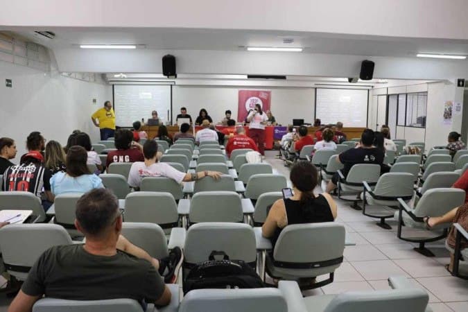 Após 69 dias, técnicos-administrativos e docentes suspendem greve de universidades federais