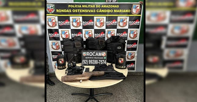 PM apreende arma caseira, coletes balísticos e rádios comunicadores, no Parque São Pedro