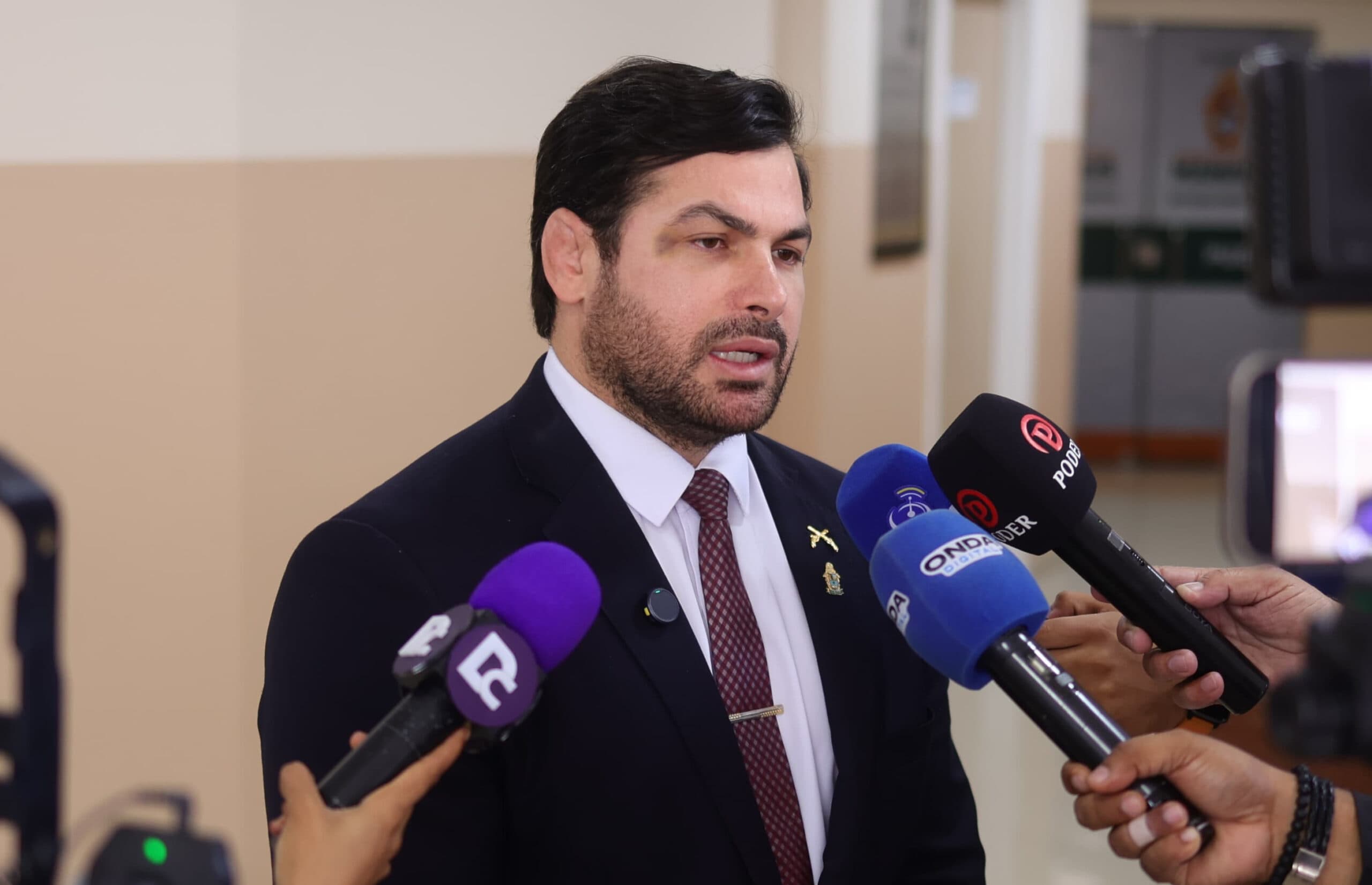 “Recesso de um mês é descabido”, opina vereador Carpê sobre “férias” de deputados, após crime em DIP repercutir na CMM