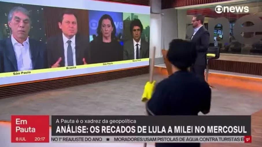 VÍDEO: Funcionária da limpeza “invade” programa ao vivo da Globo News e momento viraliza