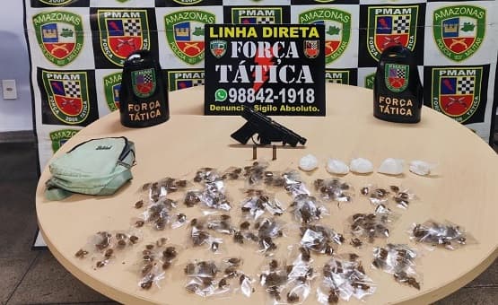 Mulher é presa com arma, drogas e munições após tentar se esconder da polícia na ponte do Educandos