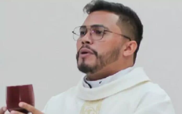 Padre pedófilo deve participar de reconstituição de aborto após engravidar adolescente em Coari