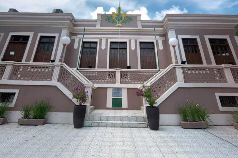 MP entra com representação por propaganda eleitoral antecipada de prefeito e vice de Tefé