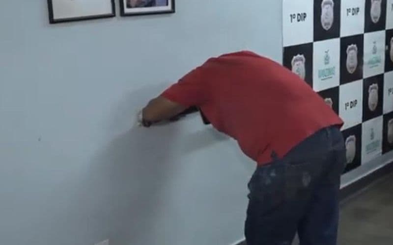 População reage a assalto a ônibus da linha 640 e assaltante é espancado em Manaus