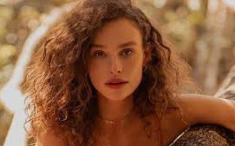 Atriz que foi encontrada ferida recebe alta da UTI depois de quase 1 mês internada