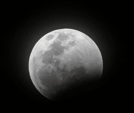 Eclipse Lunar acontece nesta terça-feira (17/9); veja como assistir