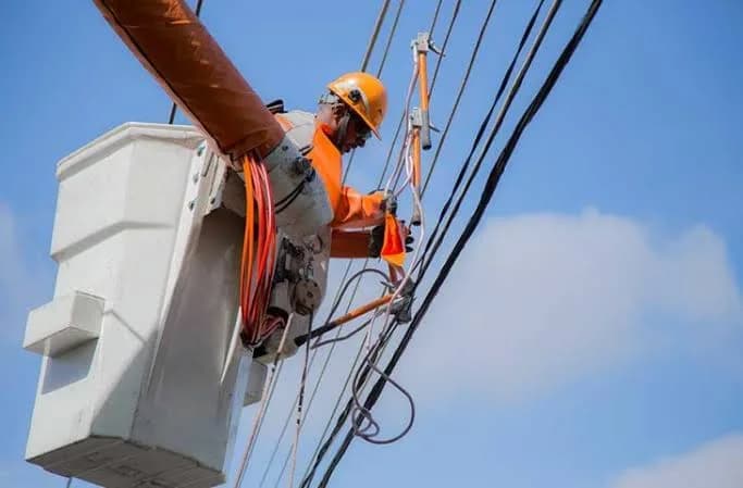 Bairros e ramais de Manaus ficarão sem luz nesta segunda