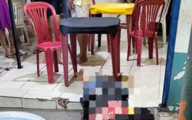 Homem é morto a tiros na frente da esposa no Jorge Teixeira