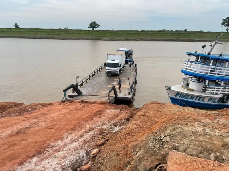Governo entrega 3 mil cestas básicas a famílias afetadas pela seca em Autazes