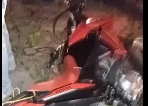 VÍDEO: Motociclista fica gravemente ferido após desviar de galho no Puraquequara