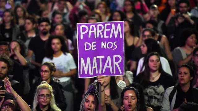 Lei que aumenta pena para crime de feminicídio deve ser sancionada na próxima semana