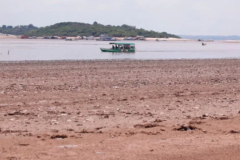 Seca Histórica: Rio Negro atinge menor nível em 122 anos