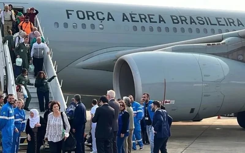 FAB envia quinto voo para resgatar brasileiros no Líbano
