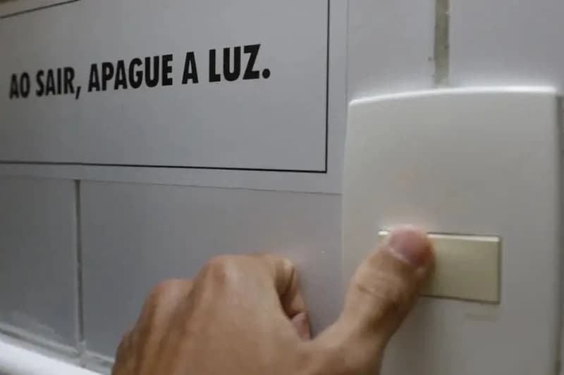 Seis bairros de Manaus devem ficar sem energia elétrica nesta quarta-feira (6/11); confira
