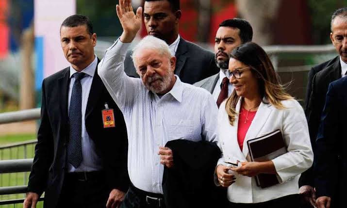 Lula cancela viagem à Rússia para os Brics após acidente doméstico