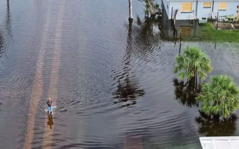Furacão Milton deixa cenário de destruição e 16 mortos na Flórida