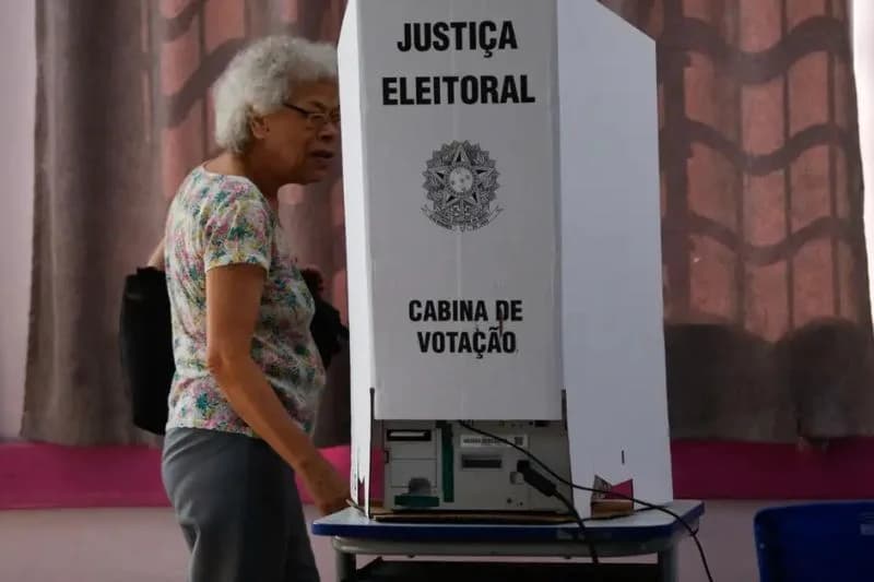 Eleições encerram em todo o país e começa a apuração dos votos; acompanhe