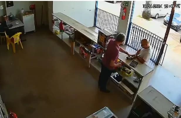 Homem-bomba gastou mais de R$ 1,5 mil em fogos de artifícios dias antes de explosões no STF