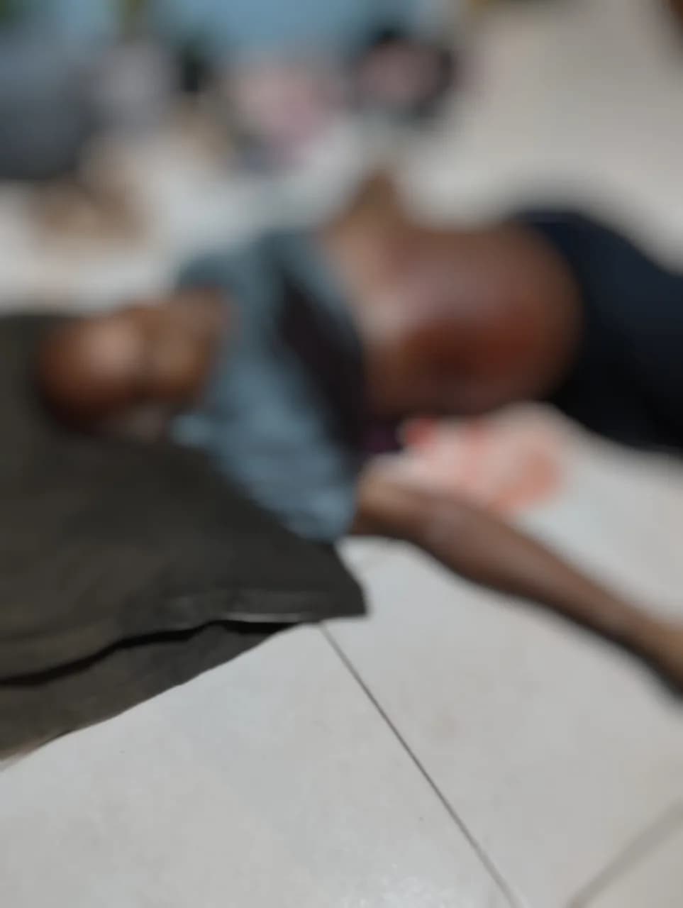 IMAGEM FORTE: pistoleiro invade apartamento e mata morador após briga por estacionamento em Manaus