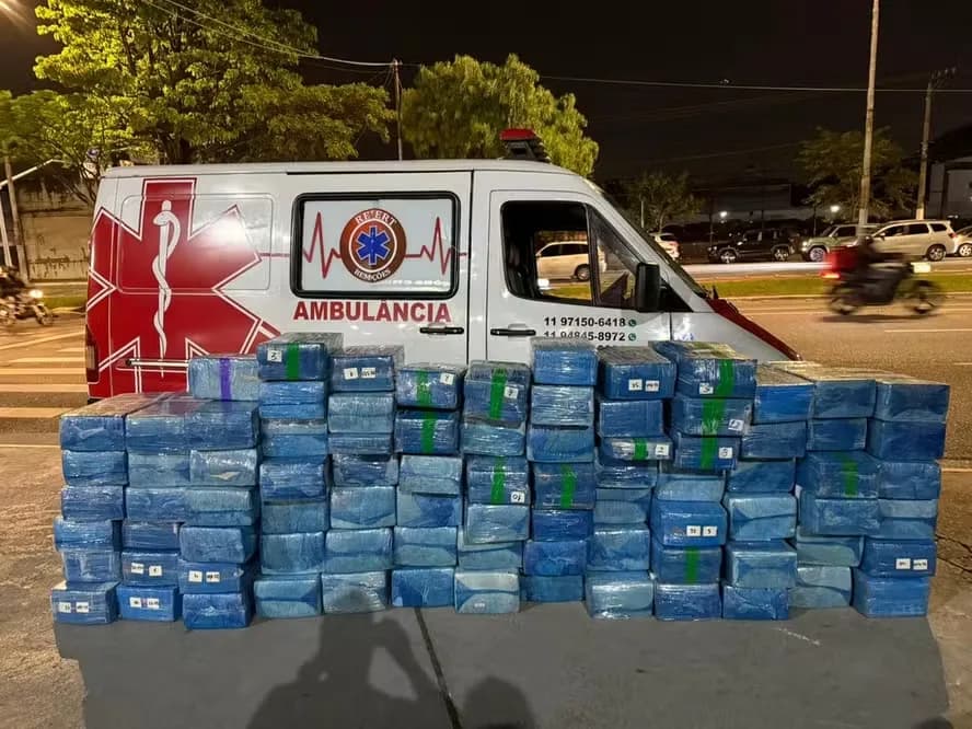 “Emergência do tráfico”: Polícia localiza ambulância com mais de 1 tonelada de maconha em SP