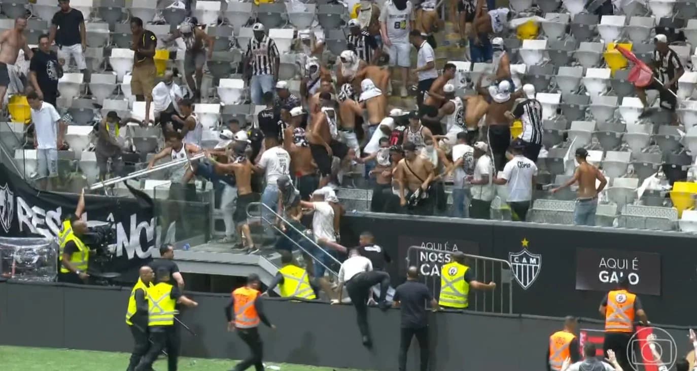 Torcedores de Atlético-MG  protagonizam briga após vitória do Flamengo