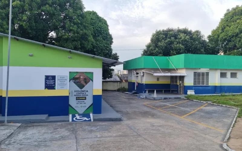 Dois homens são presos por crimes contra os pais idosos em Manaus