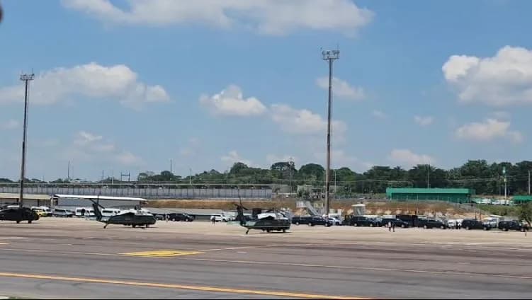 VÍDEOS: Helicópteros da Força Aérea Americana e comitiva fazem segurança para pouso de Biden em Manaus