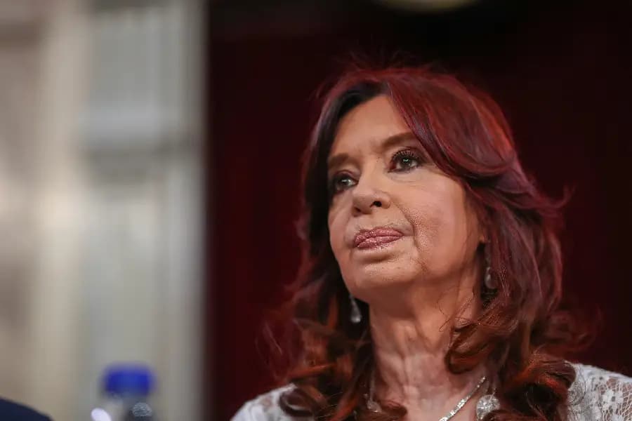 Justiça argentina mantém condenação de ex-presidente Cristina Kirchner por corrupção
