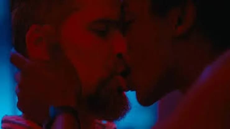 Cena de sexo entre Bruno Gagliasso e Patrick Congo em série viraliza; veja