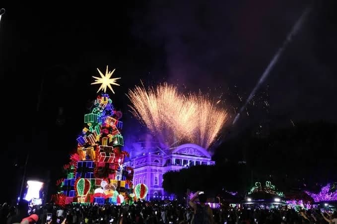 Árvore do Largo São Sebastião será iluminada em 1º de dezembro e abrirá programação natalina