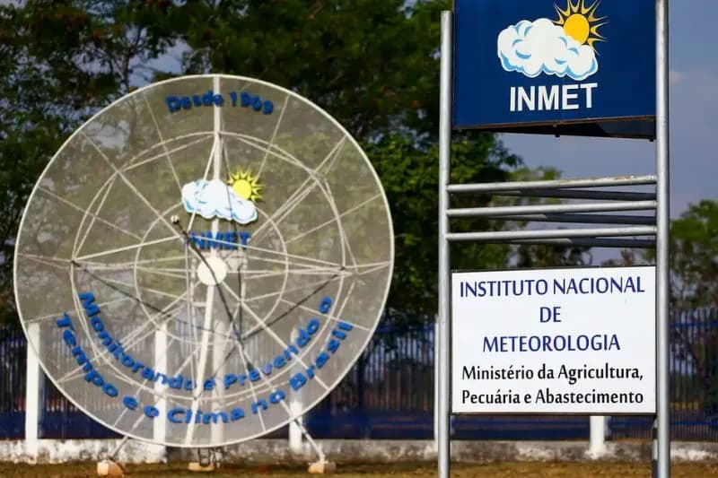 Inmet prevê chuvas intensas para hoje e segunda-feira (4) em oito estados