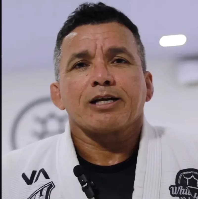 Professor de Jiu-Jitsu dava banho e dopava alunos para estuprá-los; são 18 vítimas