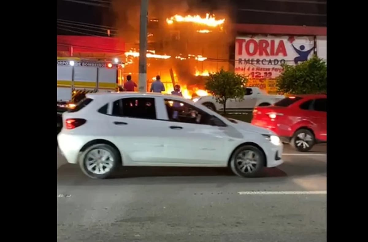 Supermercado Vitória reabre neste domingo após incêndio em Manaus  na madrugada