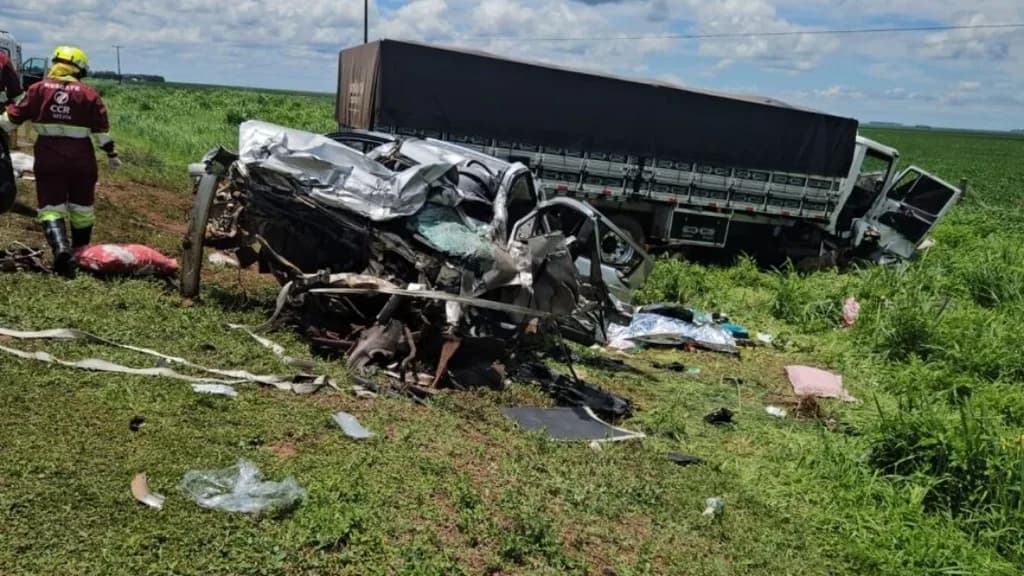 Acidente termina com uma Criança e dois adultos mortos