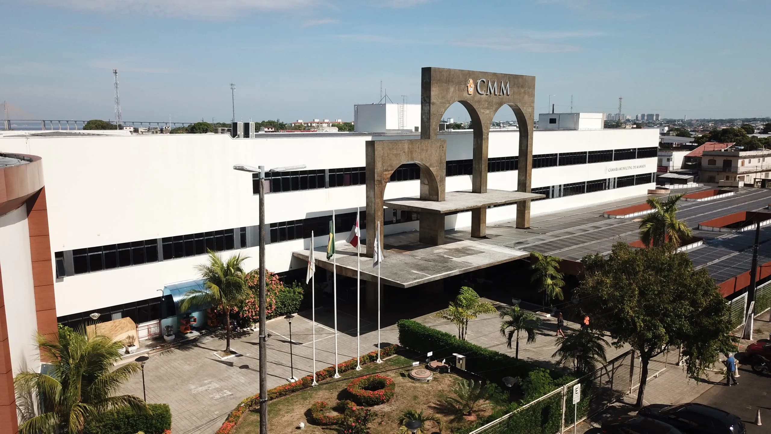 Justiça suspende repasse de R$ 10,3 milhões da Prefeitura de Manaus à CMM; entenda